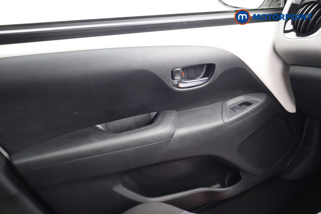 Peugeot 108 Allure Manual Petrol Hatchback - Stock Number (1609312) - 12th supplementary image