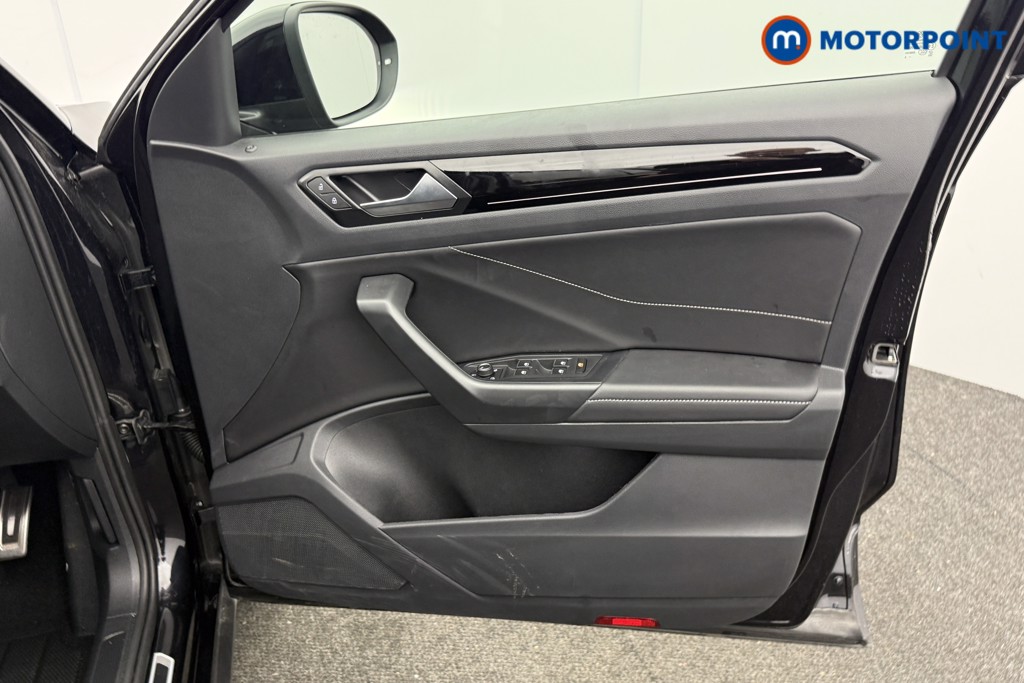 Volkswagen T-Roc Black Edition Automatic Petrol SUV - Stock Number (1609449) - 18th supplementary image