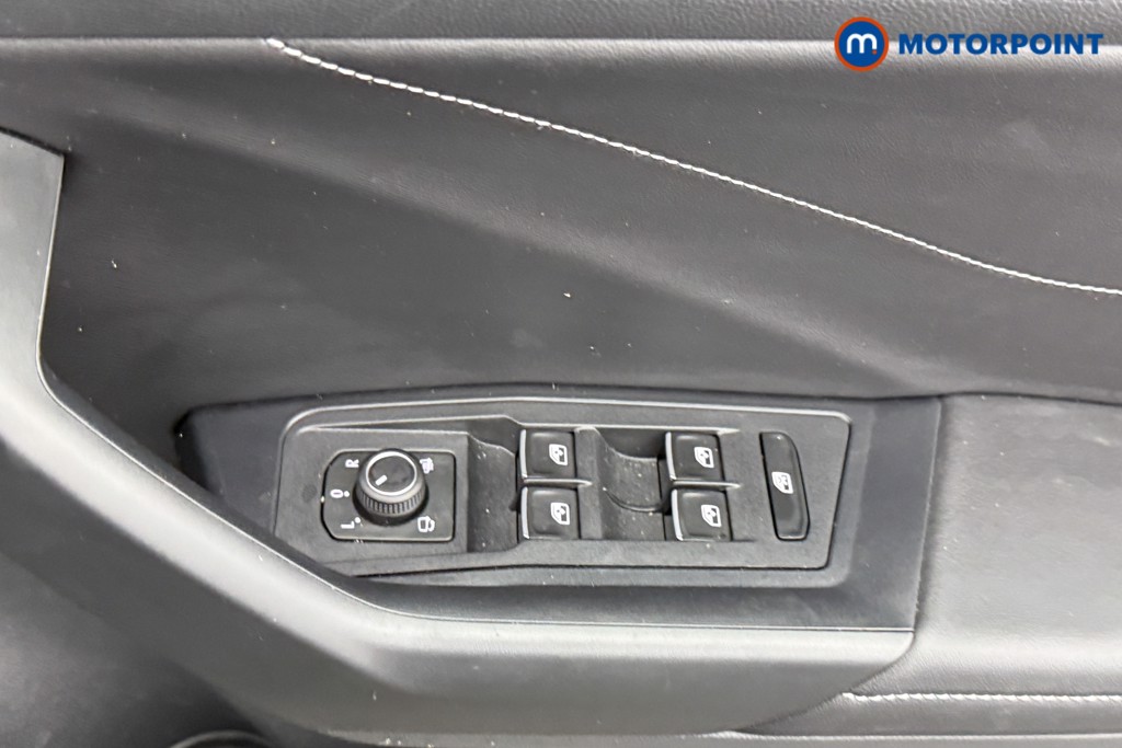 Volkswagen T-Roc Black Edition Automatic Petrol SUV - Stock Number (1609450) - 18th supplementary image