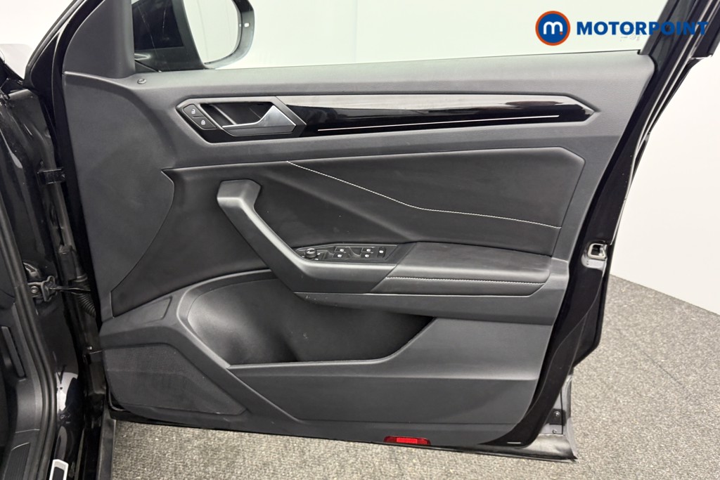 Volkswagen T-Roc Black Edition Automatic Petrol SUV - Stock Number (1609450) - 19th supplementary image