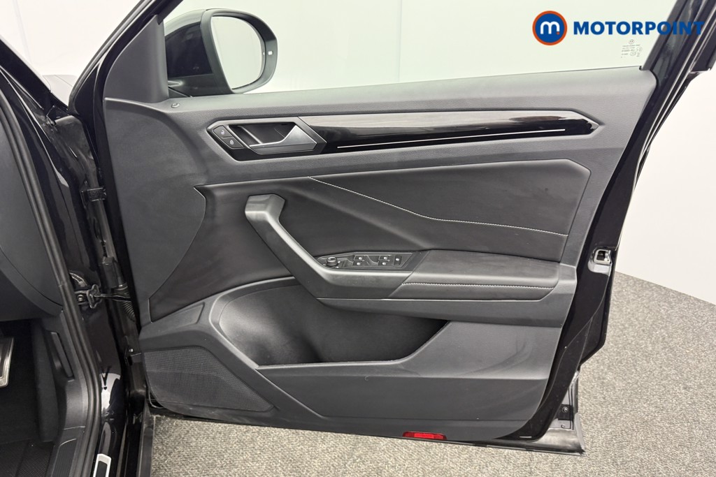 Volkswagen T-Roc Black Edition Automatic Petrol SUV - Stock Number (1609459) - 18th supplementary image