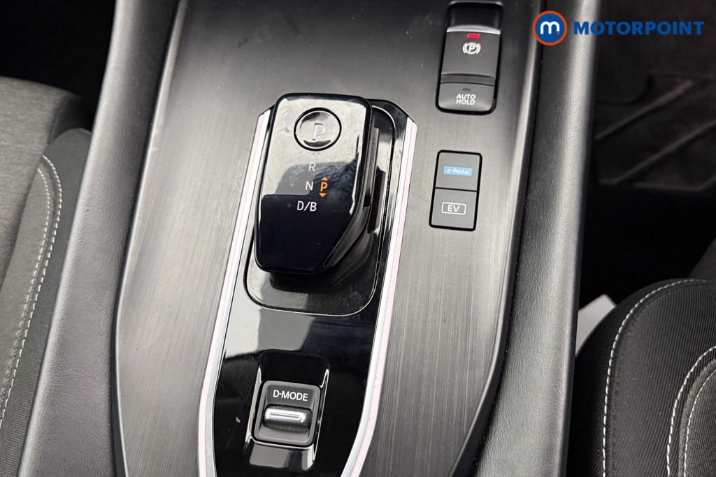 Nissan Qashqai N-Connecta Automatic Petrol-Electric Hybrid SUV - Stock Number (1609669) - 11th supplementary image