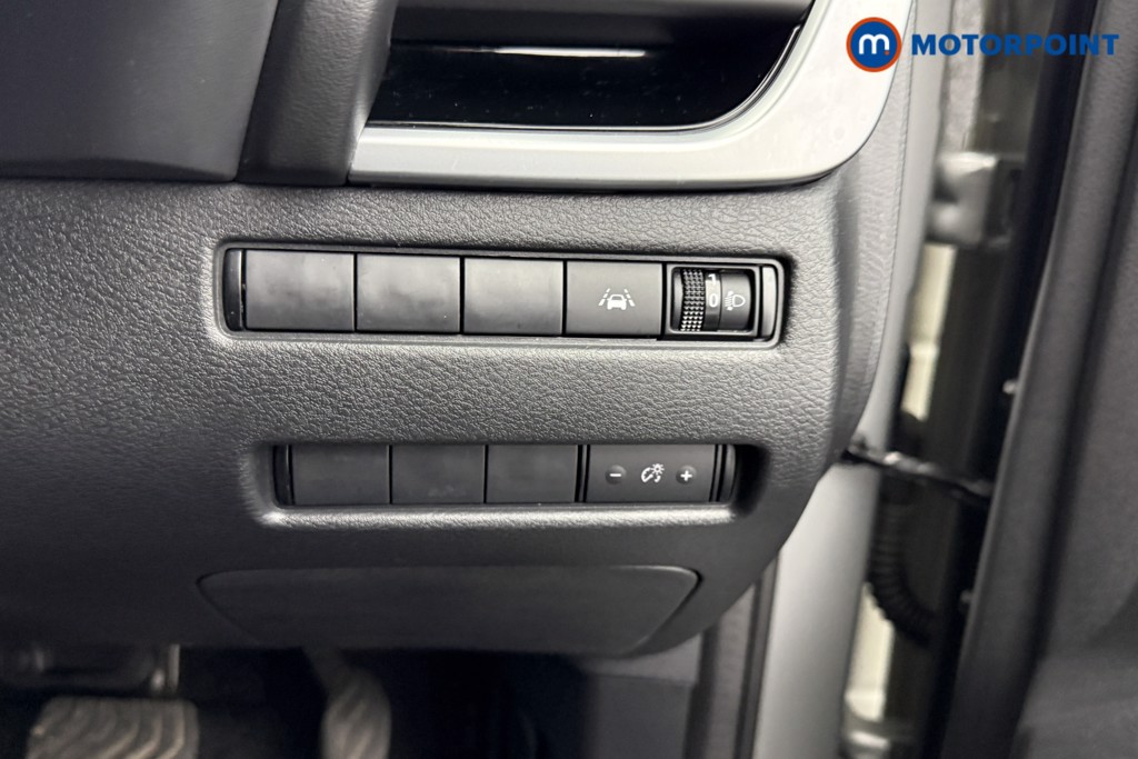 Nissan Qashqai N-Connecta Automatic Petrol-Electric Hybrid SUV - Stock Number (1609669) - 14th supplementary image