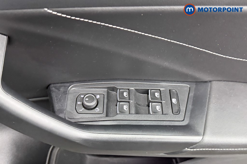 Volkswagen T-Roc Black Edition Automatic Petrol SUV - Stock Number (1609769) - 17th supplementary image