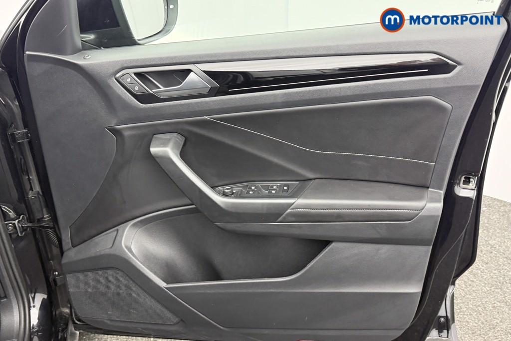 Volkswagen T-Roc Black Edition Automatic Petrol SUV - Stock Number (1609769) - 18th supplementary image