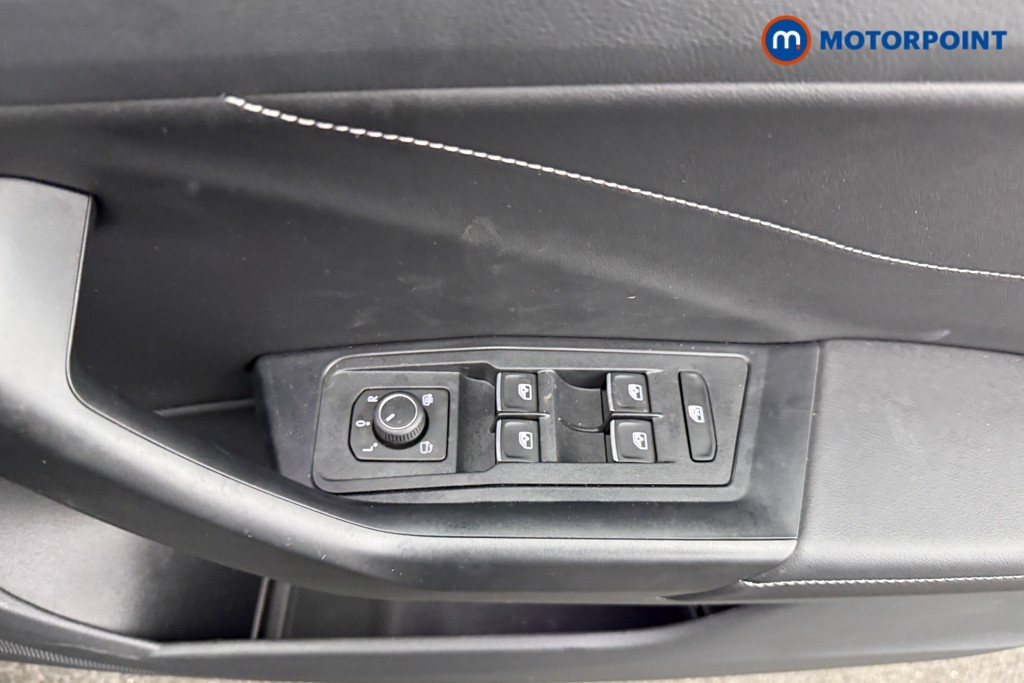 Volkswagen T-Roc Black Edition Automatic Petrol SUV - Stock Number (1609775) - 16th supplementary image