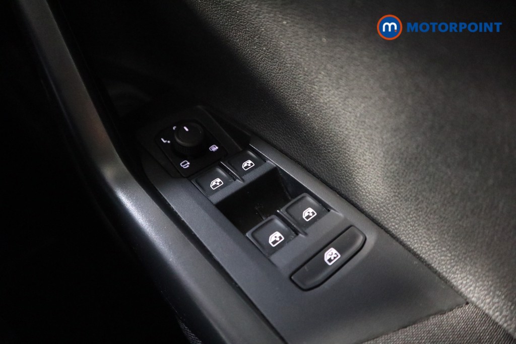 Volkswagen Polo Life Manual Petrol Hatchback - Stock Number (1609844) - 6th supplementary image