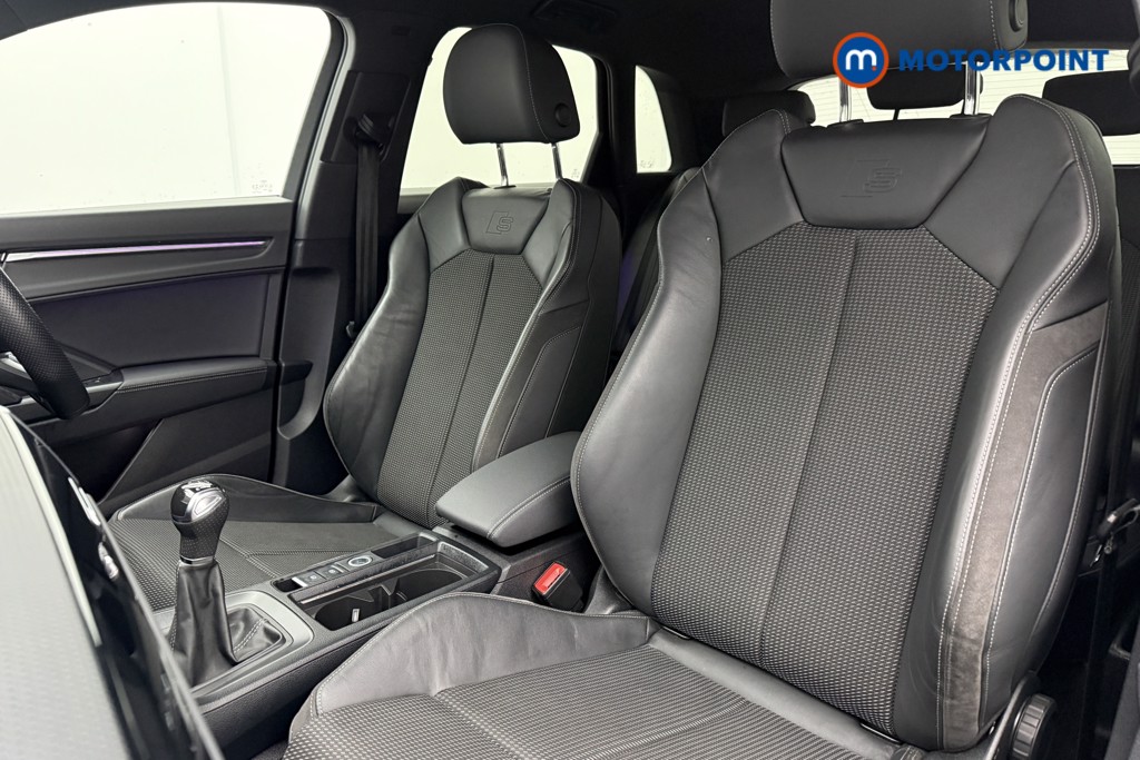 Audi Q3 Black Edition Manual Petrol SUV - Stock Number (1609999) - 3rd supplementary image