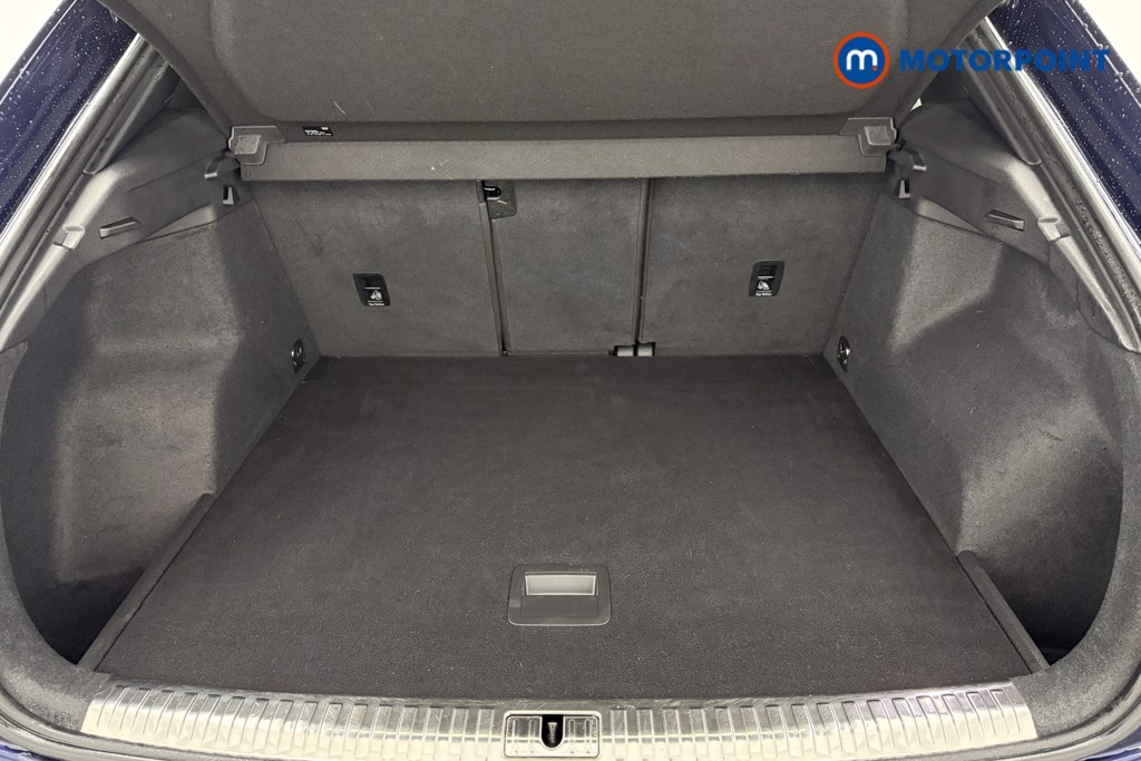Audi Q3 Black Edition Manual Petrol SUV - Stock Number (1609999) - 5th supplementary image