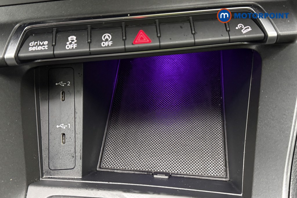 Audi Q3 Black Edition Manual Petrol SUV - Stock Number (1609999) - 14th supplementary image