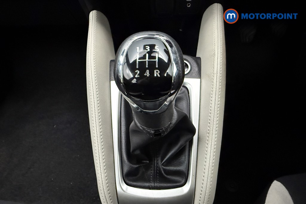 Nissan Micra Acenta Manual Petrol Hatchback - Stock Number (1610273) - 5th supplementary image