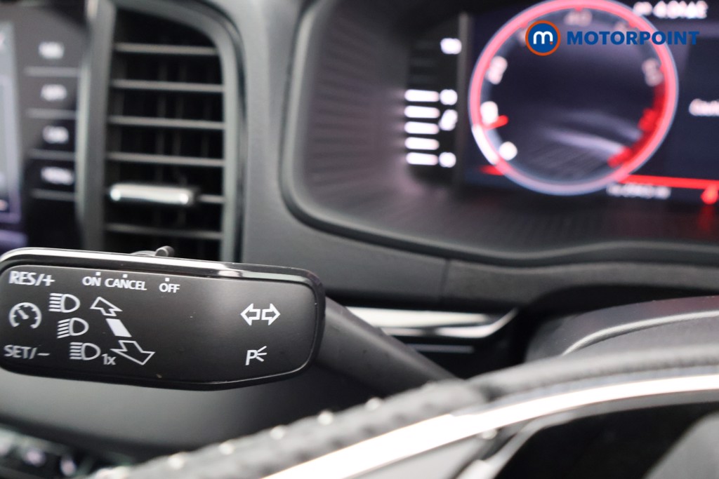 Skoda Karoq Sportline Manual Petrol SUV - Stock Number (1610379) - 5th supplementary image