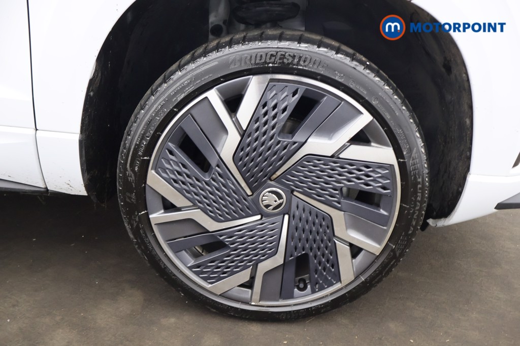 Skoda Karoq Sportline Manual Petrol SUV - Stock Number (1610379) - 23rd supplementary image