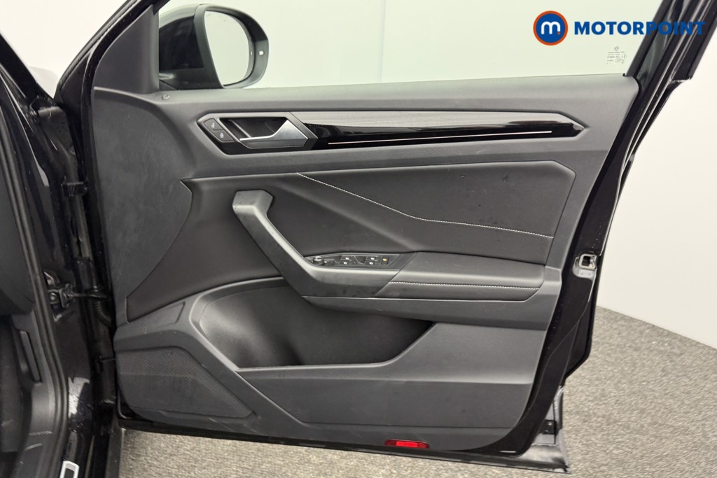 Volkswagen T-Roc Black Edition Automatic Petrol SUV - Stock Number (1611145) - 18th supplementary image