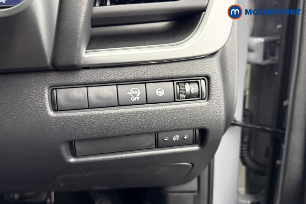 Nissan Qashqai N-Connecta Automatic Petrol SUV - Stock Number (1611400) - 14th supplementary image