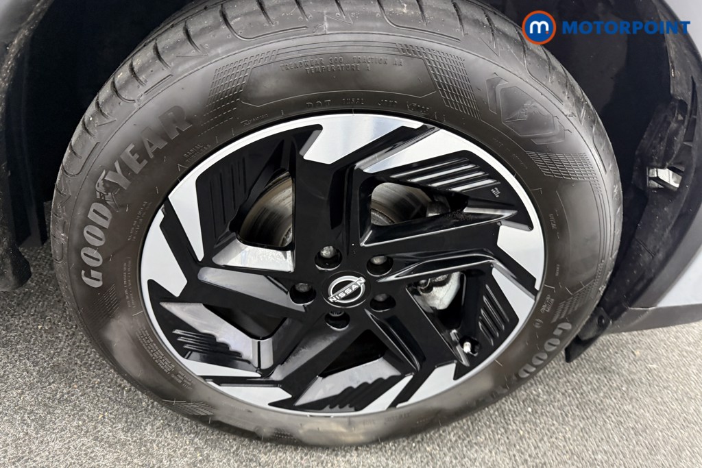 Nissan Qashqai N-Connecta Automatic Petrol SUV - Stock Number (1611400) - 32nd supplementary image