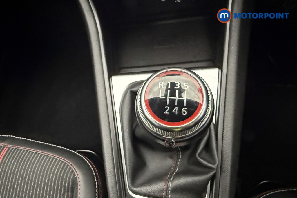 Renault Captur R.S. Line Manual Petrol SUV - Stock Number (1592127) - 6th supplementary image