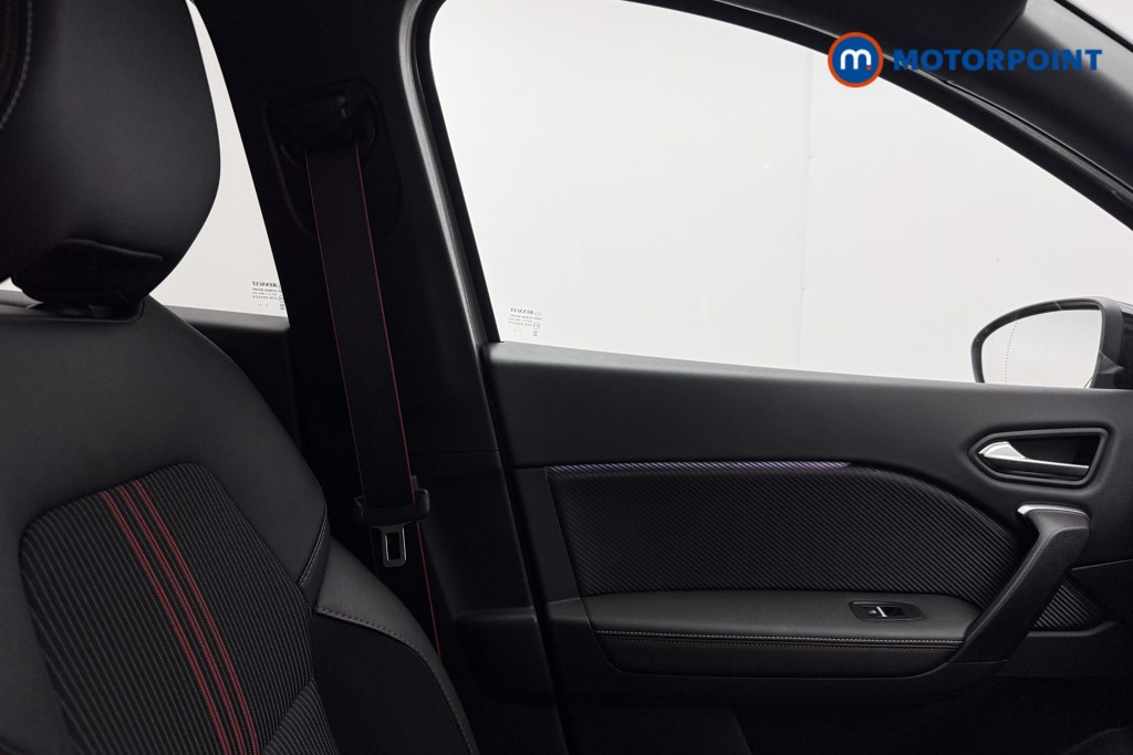 Renault Captur R.S. Line Manual Petrol SUV - Stock Number (1592127) - 11th supplementary image