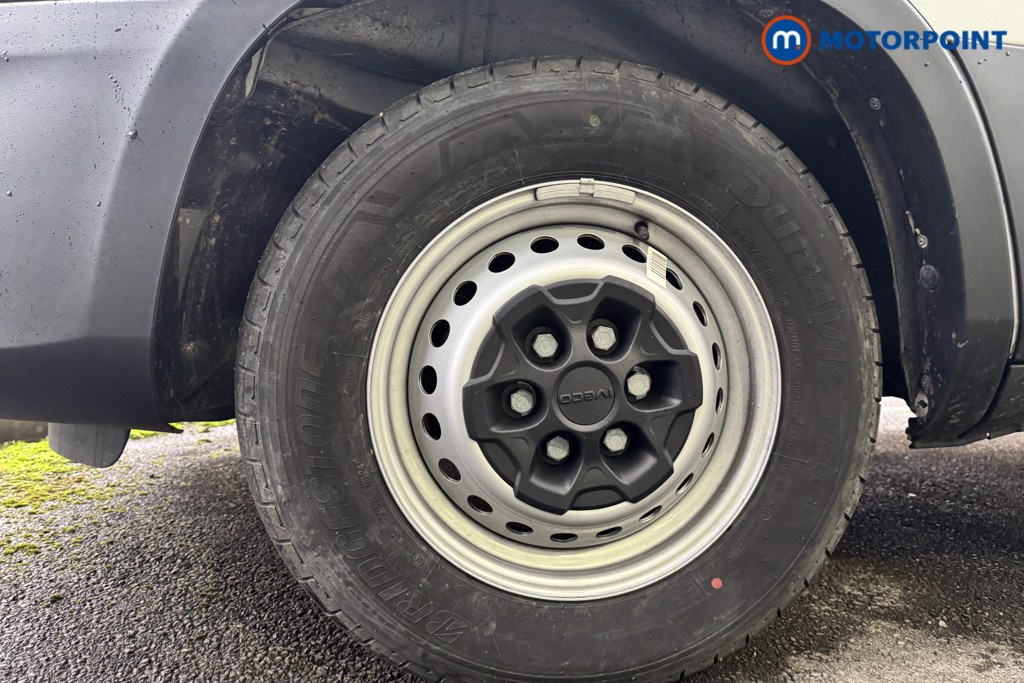 Iveco Daily Business Manual Diesel High Volume-High Roof Van - Stock Number (1597470) - 3rd supplementary image