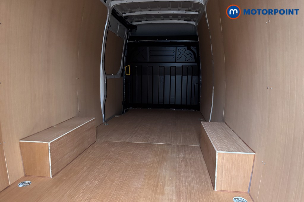 Iveco Daily Business Manual Diesel High Volume-High Roof Van - Stock Number (1597470) - 5th supplementary image