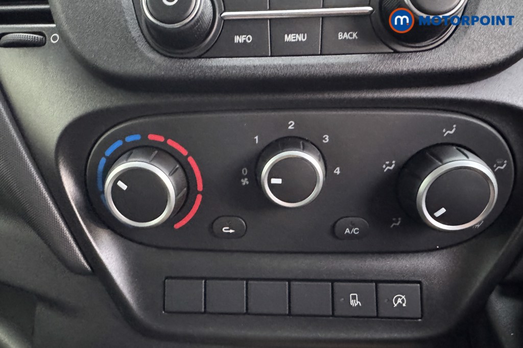 Iveco Daily Business Manual Diesel High Volume-High Roof Van - Stock Number (1597470) - 16th supplementary image