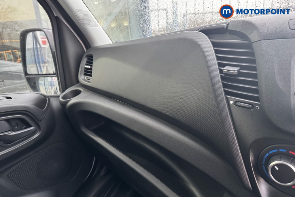 Iveco Daily Business Manual Diesel High Volume-High Roof Van - Stock Number (1597470) - 18th supplementary image