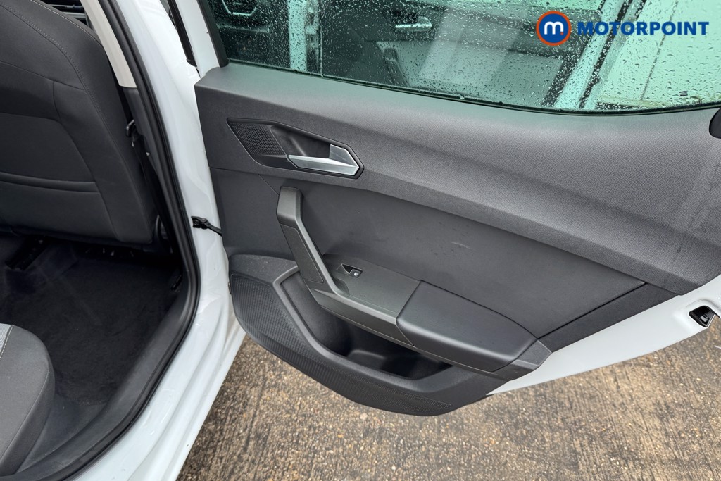 Iveco Daily Business Manual Diesel High Volume-High Roof Van - Stock Number (1597470) - 22nd supplementary image