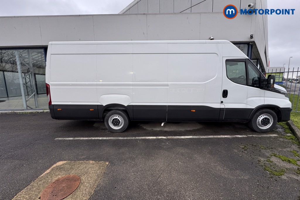 Iveco Daily Business Manual Diesel High Volume-High Roof Van - Stock Number (1597470) - Drivers side