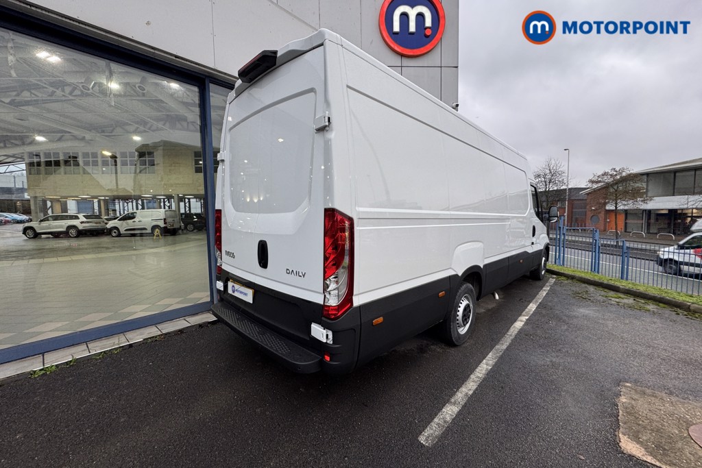Iveco Daily Business Manual Diesel High Volume-High Roof Van - Stock Number (1597470) - Drivers side rear corner