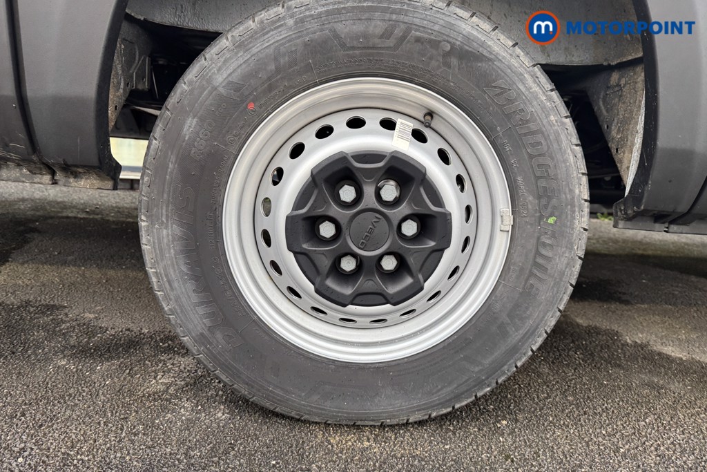 Iveco Daily Business Manual Diesel High Volume-High Roof Van - Stock Number (1597470) - Passenger side