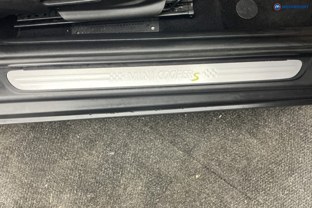 Mini Hatchback Cooper S Level 1 Automatic Electric Hatchback - Stock Number (1598763) - 18th supplementary image