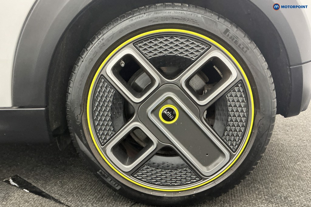 Mini Hatchback Cooper S Level 1 Automatic Electric Hatchback - Stock Number (1598763) - 40th supplementary image