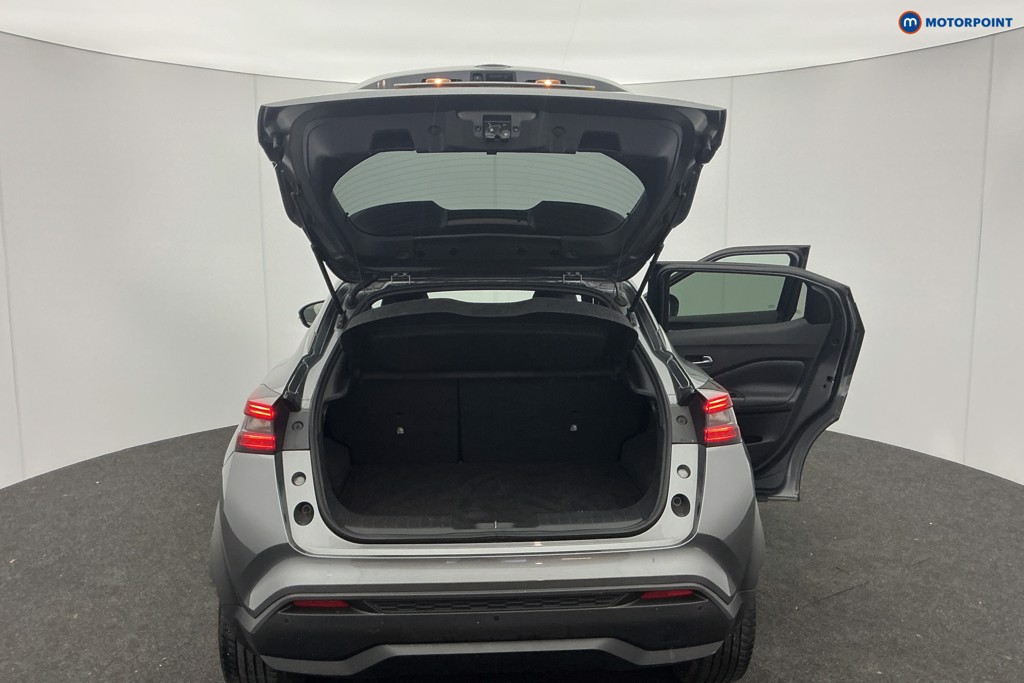 Nissan Juke N-Connecta Automatic Petrol SUV - Stock Number (1600901) - 4th supplementary image