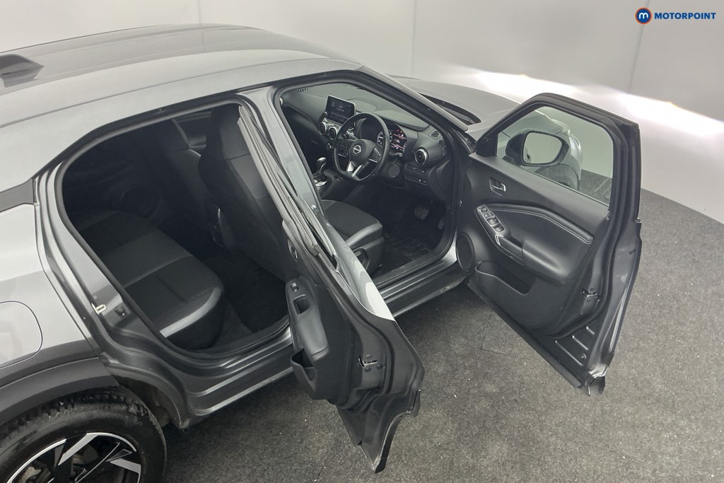 Nissan Juke N-Connecta Automatic Petrol SUV - Stock Number (1600901) - 5th supplementary image