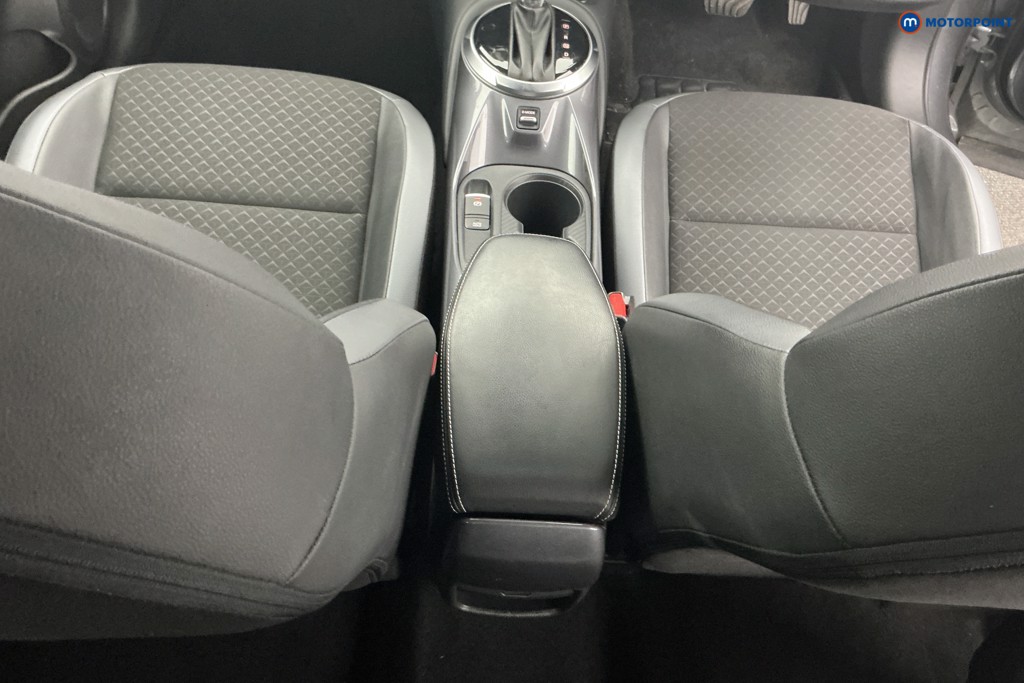 Nissan Juke N-Connecta Automatic Petrol SUV - Stock Number (1600901) - 12th supplementary image