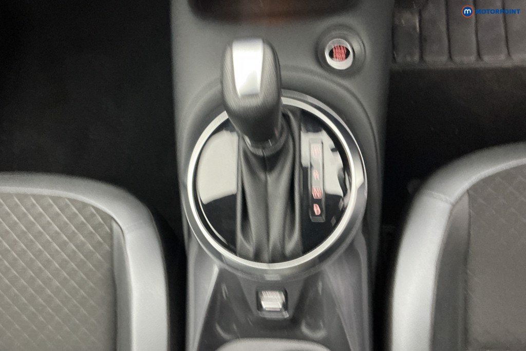 Nissan Juke N-Connecta Automatic Petrol SUV - Stock Number (1600901) - 20th supplementary image