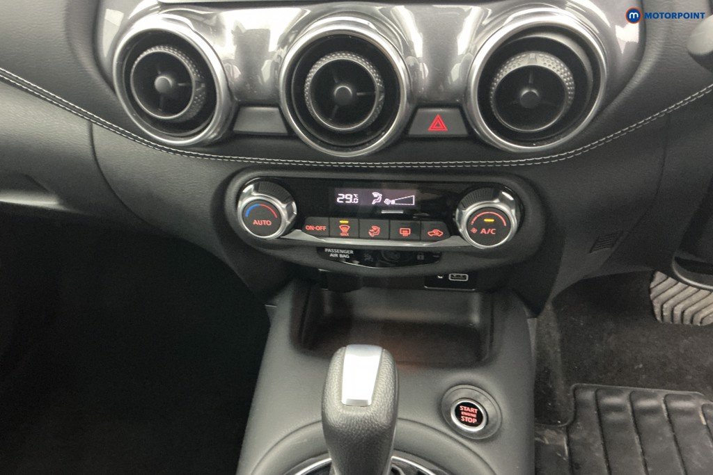 Nissan Juke N-Connecta Automatic Petrol SUV - Stock Number (1600901) - 21st supplementary image