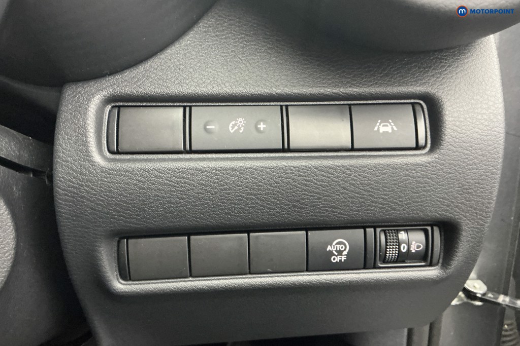 Nissan Juke N-Connecta Automatic Petrol SUV - Stock Number (1600901) - 25th supplementary image