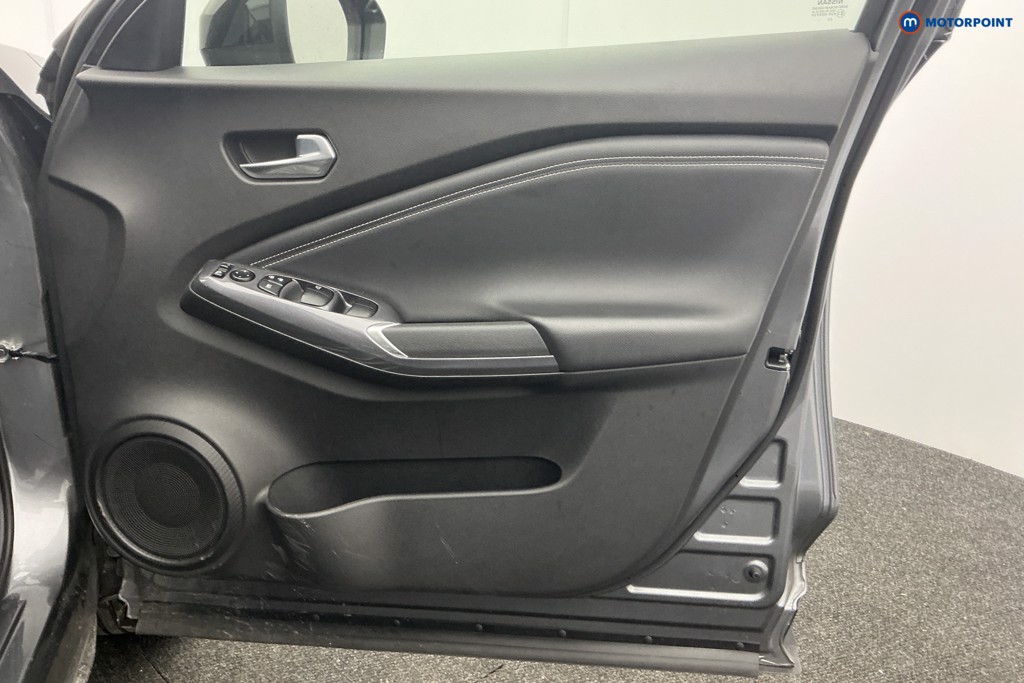 Nissan Juke N-Connecta Automatic Petrol SUV - Stock Number (1600901) - 26th supplementary image