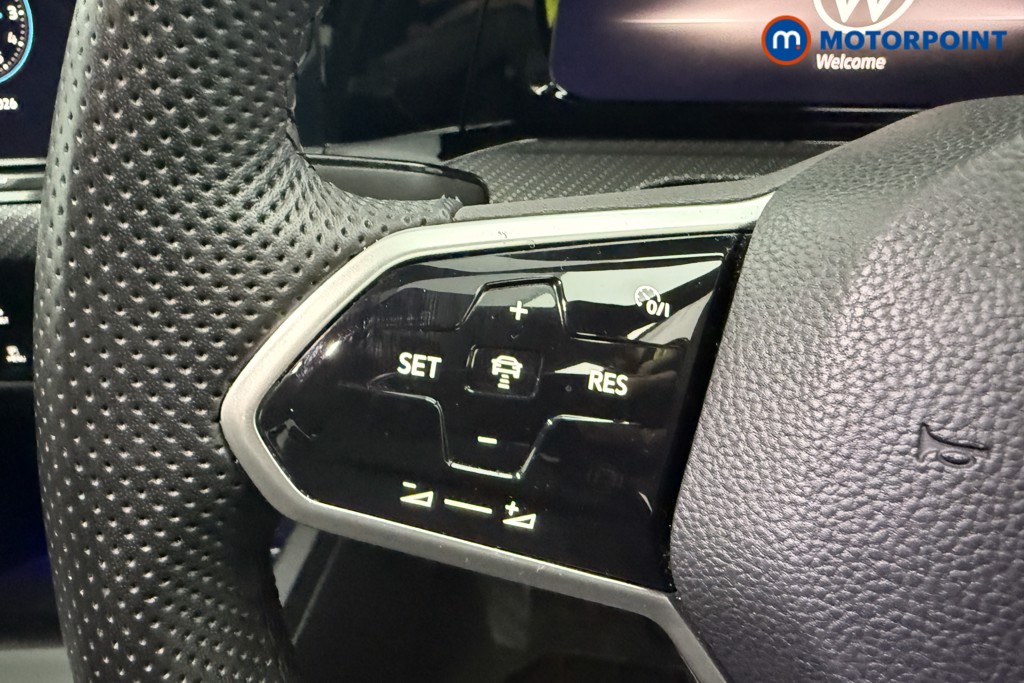 Volkswagen Golf R-Line Manual Petrol Hatchback - Stock Number (1601068) - 3rd supplementary image