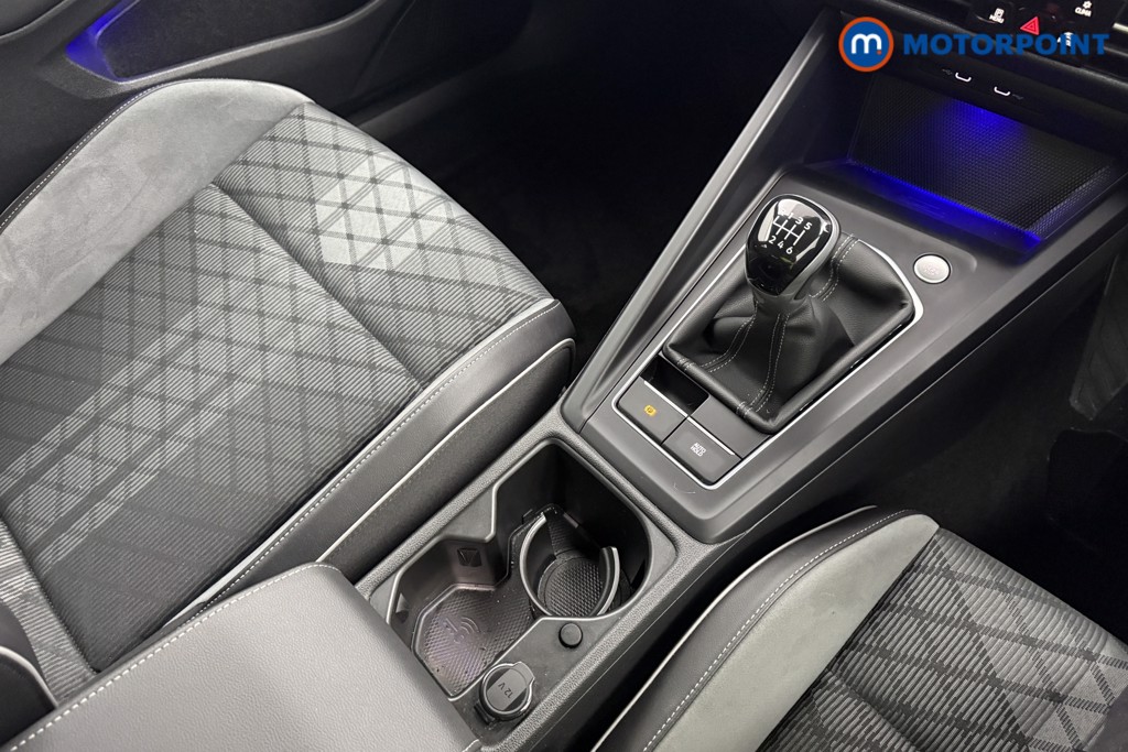 Volkswagen Golf R-Line Manual Petrol Hatchback - Stock Number (1601068) - 16th supplementary image