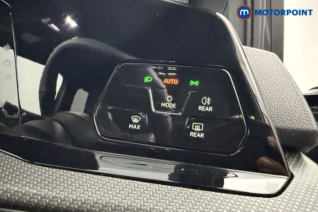 Volkswagen Golf R-Line Manual Petrol Hatchback - Stock Number (1601068) - 18th supplementary image