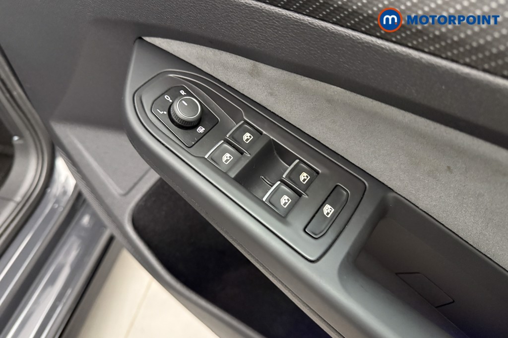 Volkswagen Golf R-Line Manual Petrol Hatchback - Stock Number (1601068) - 20th supplementary image