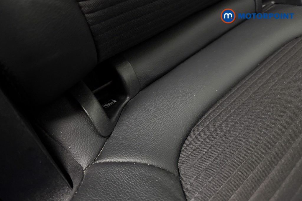 Ford Kuga Titanium Edition Manual Petrol SUV - Stock Number (1604029) - 24th supplementary image