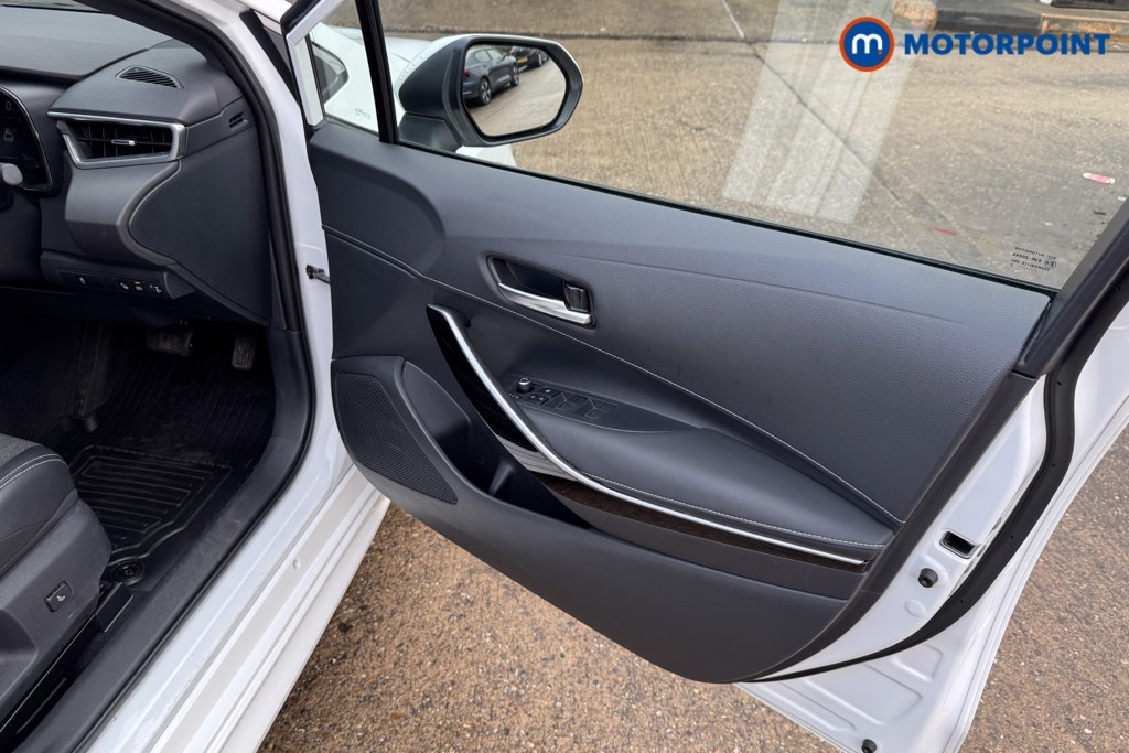 Toyota Corolla Design Automatic Petrol-Electric Hybrid Hatchback - Stock Number (1604186) - 7th supplementary image