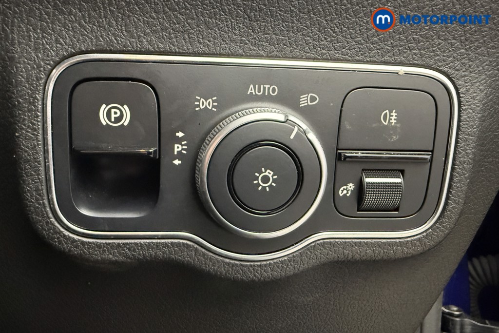 Mercedes-Benz GLB Amg Line Automatic Petrol SUV - Stock Number (1605555) - 20th supplementary image