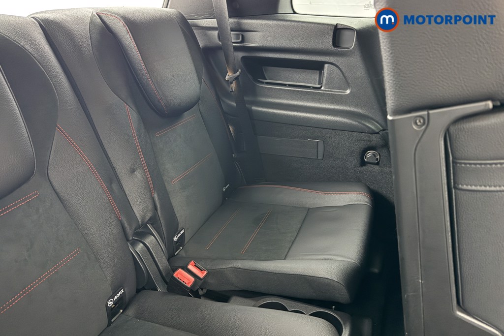 Mercedes-Benz GLB Amg Line Automatic Petrol SUV - Stock Number (1605555) - 30th supplementary image