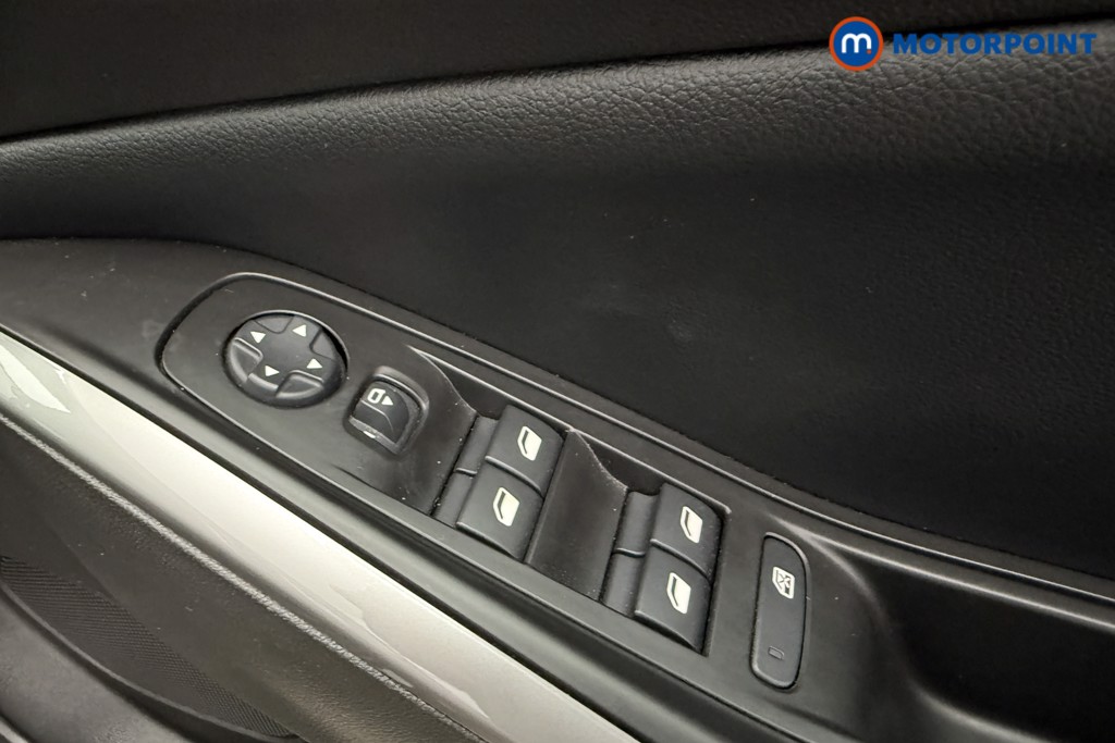 Vauxhall Grandland Ultimate Manual Petrol SUV - Stock Number (1605560) - 17th supplementary image