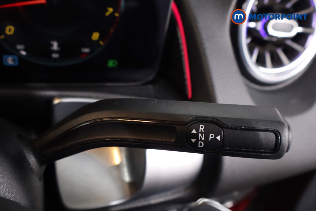 Mercedes-Benz GLB Amg Line Automatic Petrol SUV - Stock Number (1606623) - 15th supplementary image