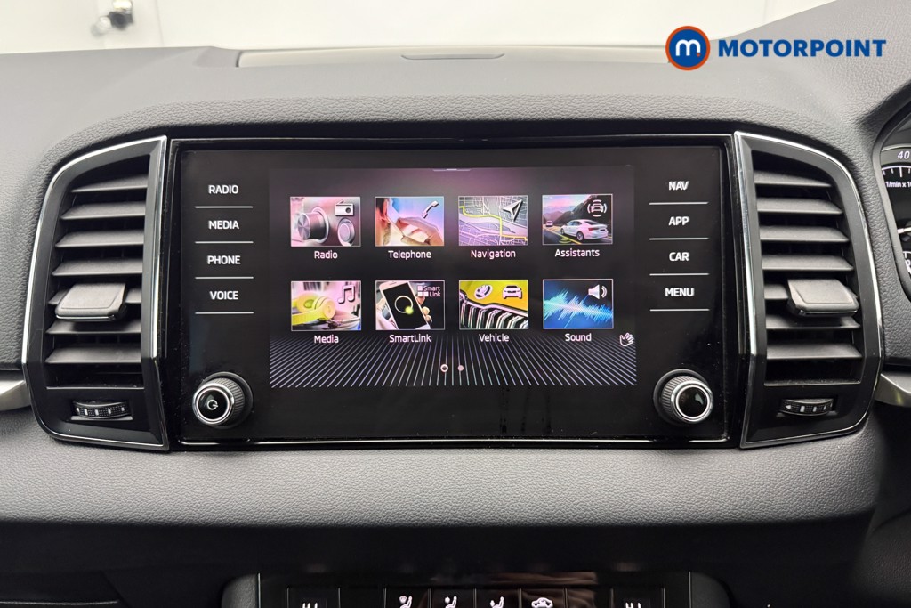 Skoda Karoq Se Drive Manual Petrol SUV - Stock Number (1607125) - 2nd supplementary image